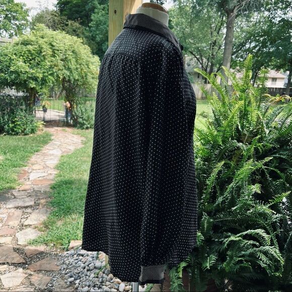 The Limited Black Oversized Button Down Shirt 100% Silk size Large - Picture 4 of 6